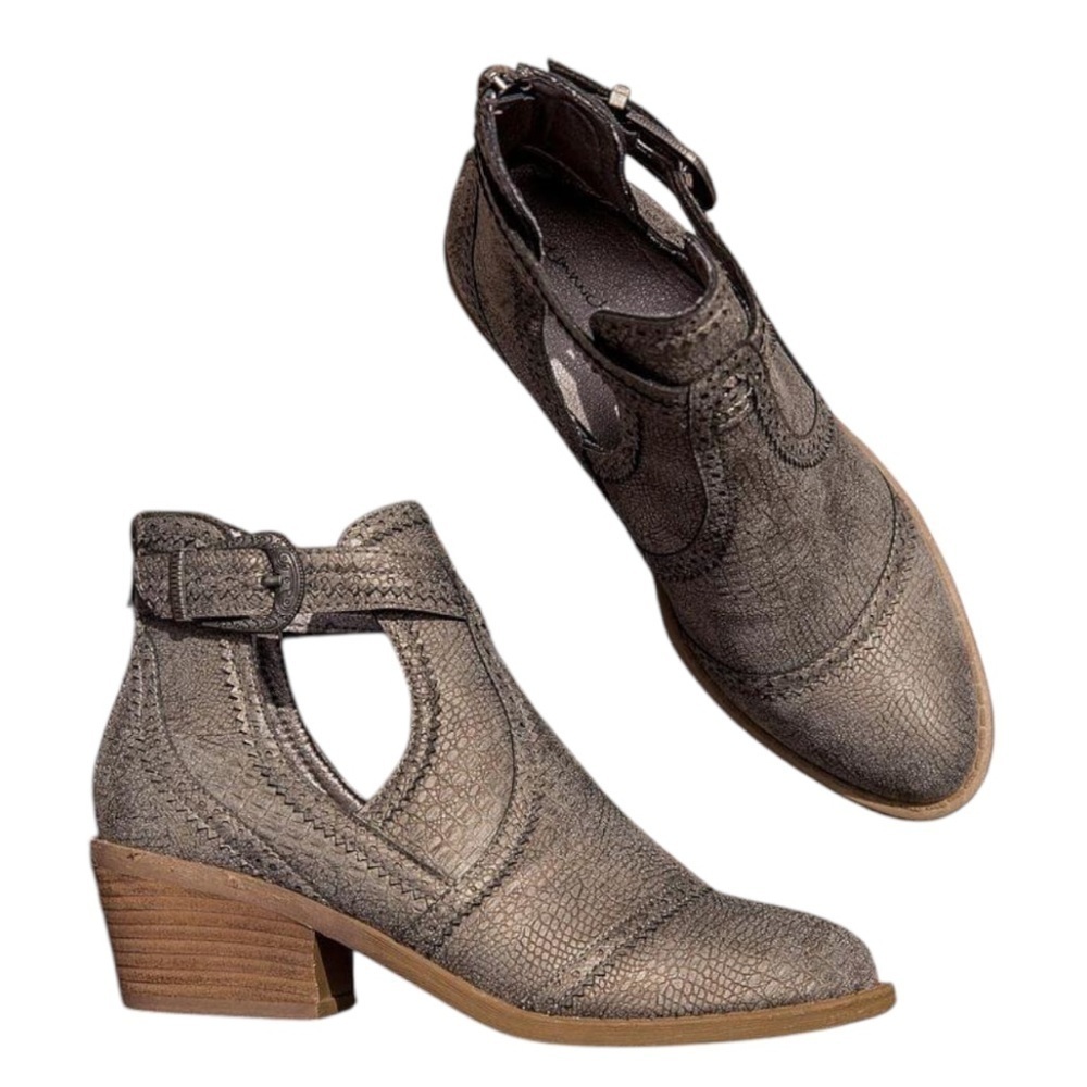 GIMMICKS by BKE Ankle Bootie Austin 10